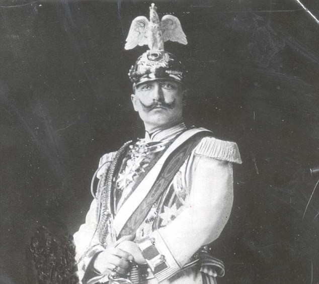 Sự cai trị của nhà Hohenzollern chấm dứt khi vua Kaiser Wilhelm II khiến nước Đức thất bại trong Thế chiến 1.
