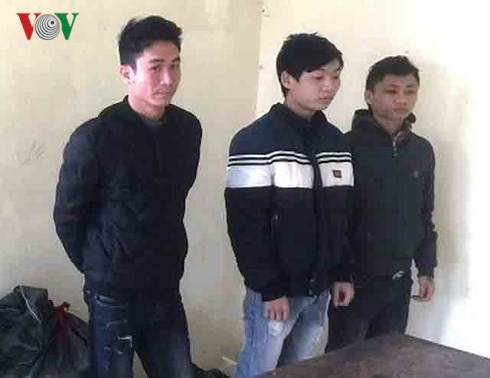 
Ba đối tượng Luân, Thanh, Quang tại cơ quan điều tra
