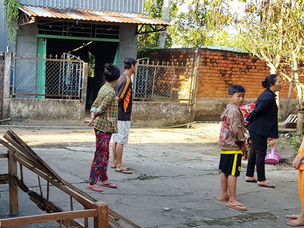 Căn nhà trống trước hở sau của gia đình anh Tú ở quê nhà Thạnh Trị, Sóc Trăng. Ảnh: Việt Tường.