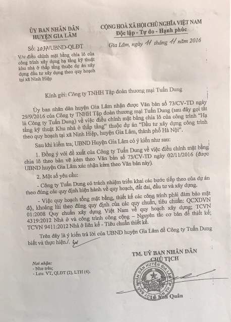 
Chỉ trong 1 tháng, ông Lê Anh Quân – Chủ tịch UBND huyện Gia Lâm đã ký 2 văn bản trái thẩm quyền chấp thuận cho Công ty Tuấn Dung được điều chỉnh mặt bằng chia lô tại dự án khu nhà ở thấp tầng ở Ninh Hiệp.
