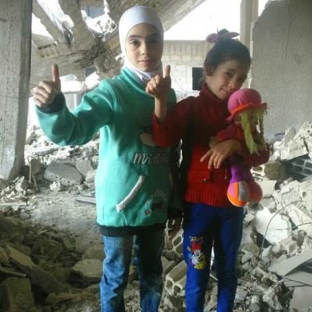 Hai bé gái Alaa, 8 tuổi và Noor, 11 tuổi.