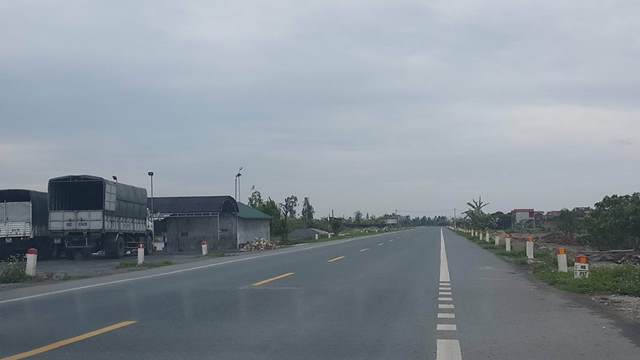 Không có nhiều phương tiện qua lại trên tuyến tránh Phủ Lý. Ảnh: Nhật Tân