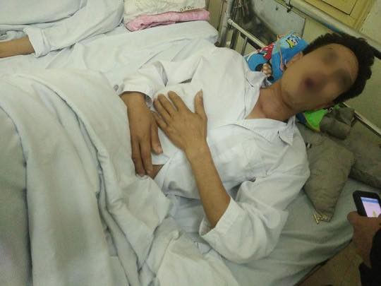 
Anh Hoàng Tuấn P. đang điều trị tại bệnh viện 103.
