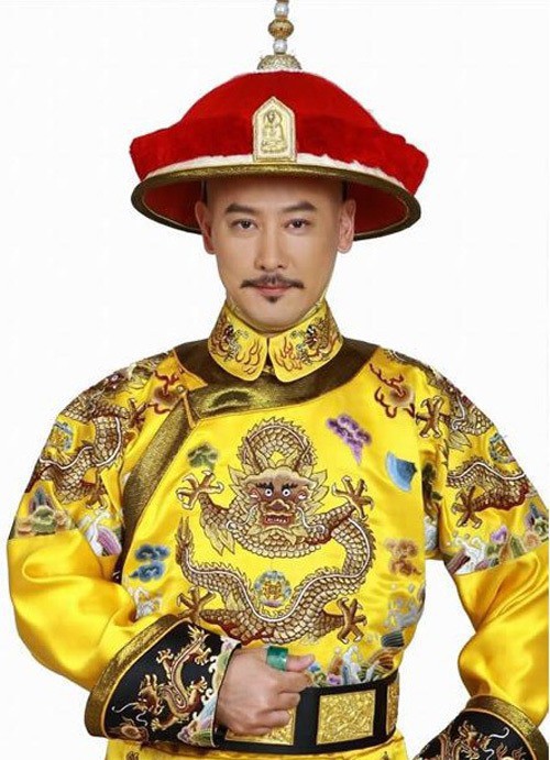 Gia Kh&aacute;nh l&agrave; vị ho&agrave;ng đế kh&ocirc;ng gặp nhiều may mắn.