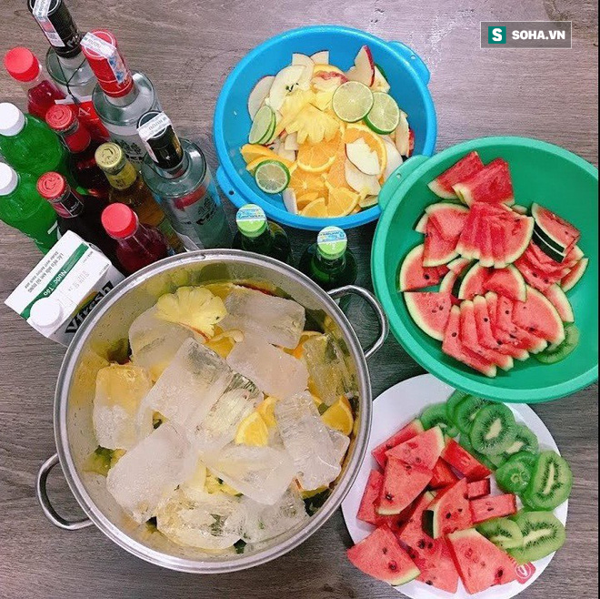 Trào lưu uống rượu trộn nước ngọt và hoa quả.