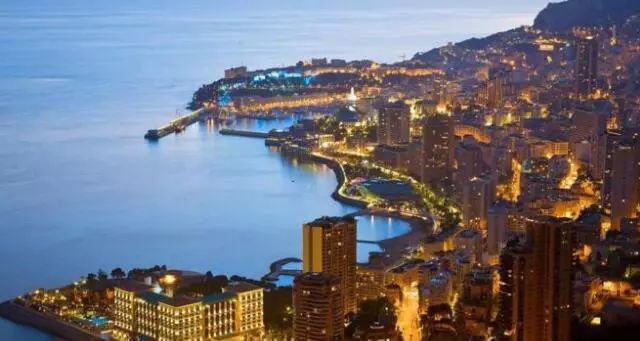 Tiểu quốc Monaco có diện tích chỉ vỏn vẹn… 2,02 km²