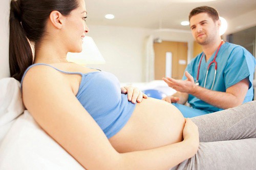 
Phụ nữ mang thai nên khám thai đều đặn theo lịch định kỳ. Ảnh minh họa
