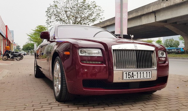 Rolls-Royce Ghost biển ngũ quý 1 được rao bán lại giá 11,5 tỷ đồng.