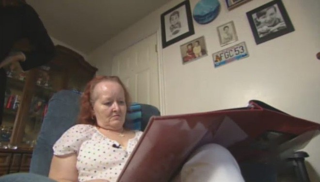 Linda rất vui khi được gặp lại mẹ.