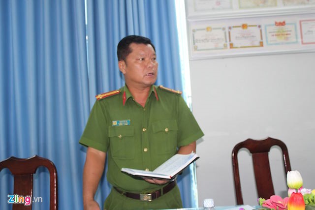 Thượng tá Phan Tấn Ca, Phó trưởng phòng Cảnh sát hình sự Công an tỉnh Tiền Giang thông tin về vụ án. Ảnh: Minh Anh.