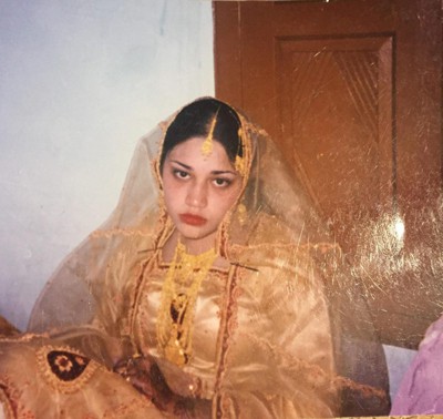 Naila đau khổ trong ngày cưới. Ảnh: Sun.