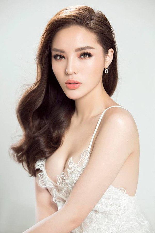 Hoa hậu Việt Nam 2014 vướng nghi án chửi bậy với tài xế, vô lễ với cha mẹ.