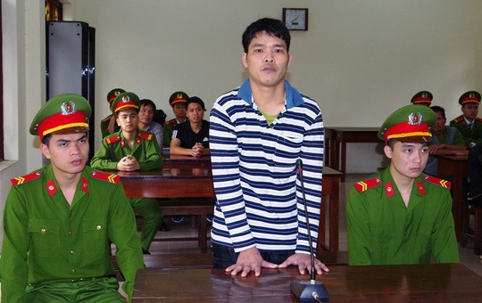 Bị cáo Nguyễn Văn Thực tại phiên xét xử ngày 27/3 - Ảnh: Công an Hà Nam