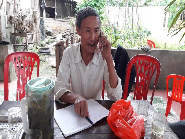 Nhiều khách hàng gọi điện đặt hàng củ khoai mài của gia đình ông Hiệp. Ảnh: Nguyễn Duyên.