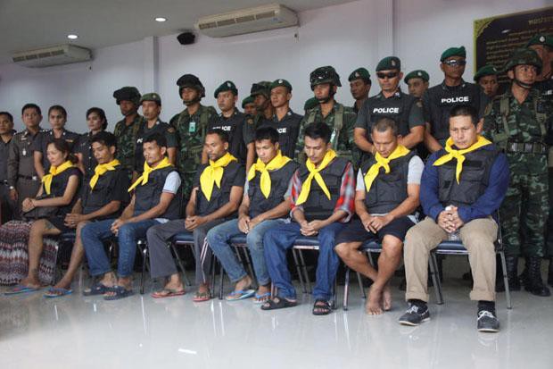 Các bị cáo tại phiên tòa xét xử.