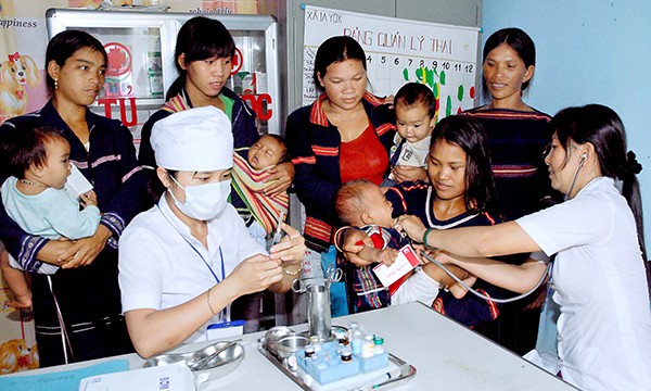 
Chăm sóc sức khỏe sinh sản bà mẹ và trẻ em ở Gia Lai. Ảnh: TD
