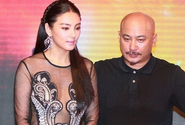 Lâm Chí Linh cứ mãi thanh minh, nhưng những bức ảnh thác loạn này khiến cô mất điểm trầm trọng