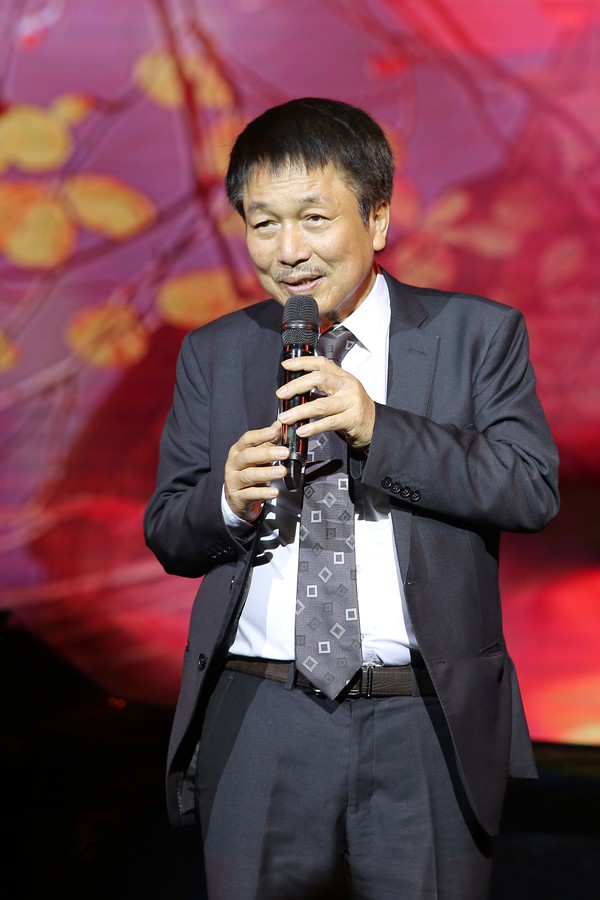 
Nhạc sĩ Phú Quang còn tham gia với vai trò ca sĩ.
