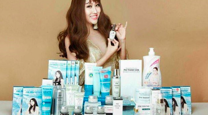 Các sản phẩm mỹ phẩm của Công ty Phi Thanh Vân được rao bán