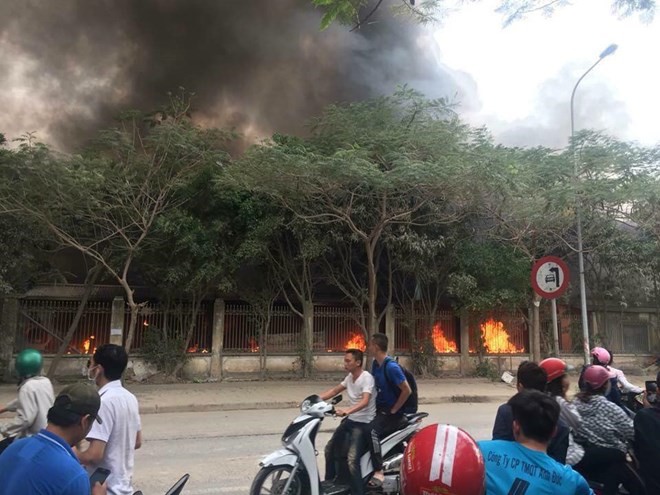 Đây là khu chợ bán nhiều quần áo vải vóc, khu chợ còn có 1 khu tập thể thao ở tầng 2.