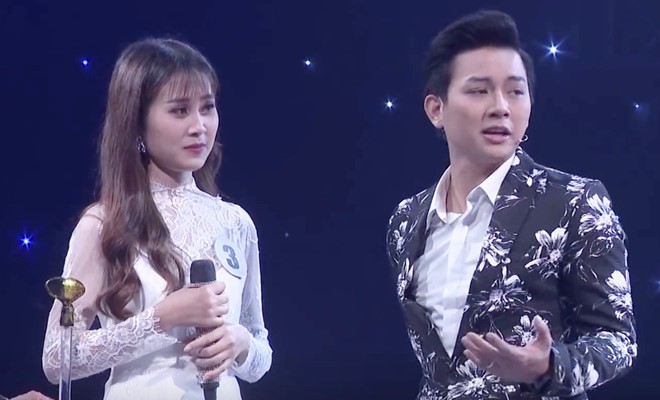 Hoài Lâm từ chối ôm người chơi với lý do đã có gia đình.