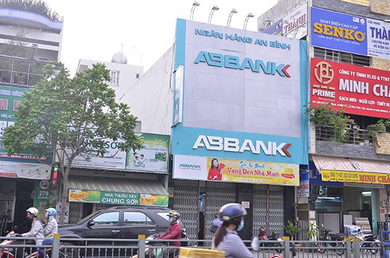 Trụ sở ABBank, nơi xảy ra vụ cướp. Ảnh: C.T