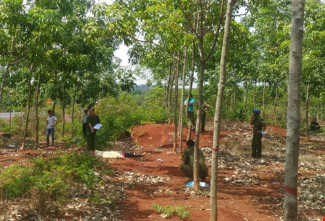 
Cơ quan công an đang khoanh vùng để truy bắt nghi can sát hại 2 bố con lúc đi rừng. Ảnh minh họa
