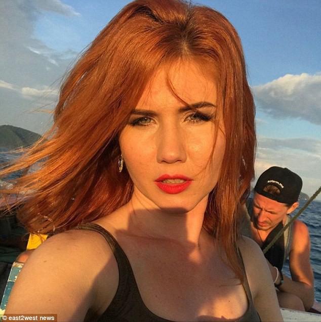 Anna Chapman hiện đang du lịch ở Th&aacute;i Lan.