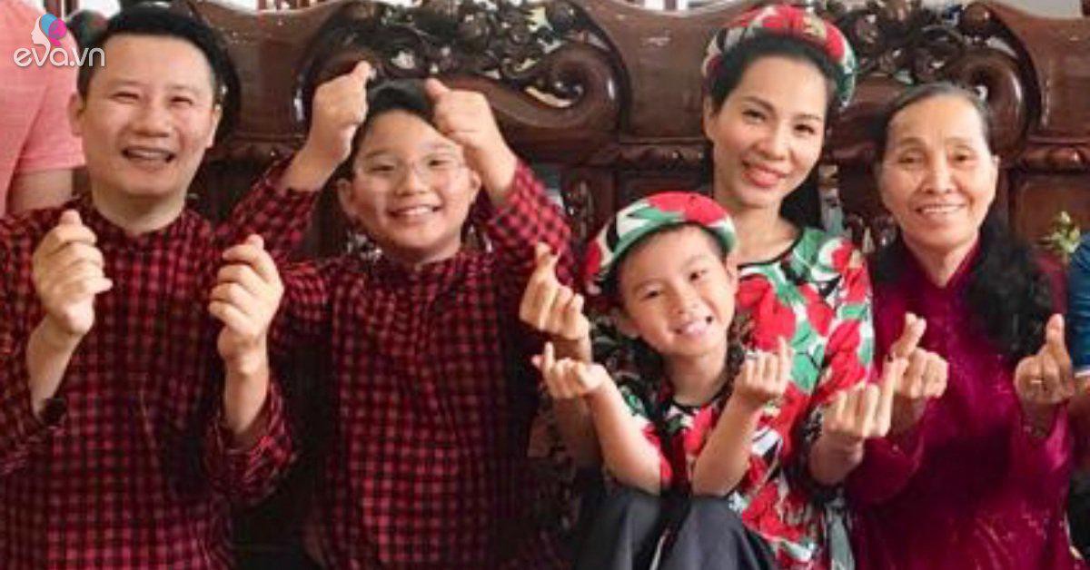 Gia đình Hoàng Bách tại nhà ngoại trong dịp Tết vừa qua.