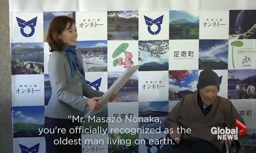 
Lễ trao bằng chứng nhận cho &ocirc;ng Masazo Nonaka
