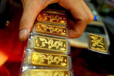 
Phiên giao dịch sáng nay 12/4, giá vàng SJC bất ngờ tăng mạnh tới 140.000 đồng/lượng và vọt qua mốc 37 triệu đồng/lượng.
