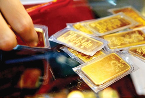 
Giá vàng hôm nay 13/4 quay đầu giảm mạnh gần 100.000 đồng/lượng dù giá vàng giao ngay tại châu Á đang phục hồi tăng giá.
