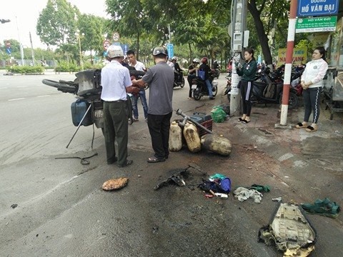 Chiếc tay ga bị lửa thiêu rụi. Ảnh: Ngọc An