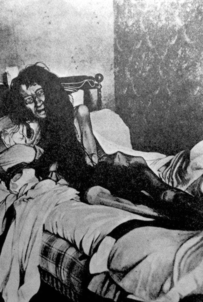 Không ai ngờ, Blanche bị giam giữ trong căn phòng tối ẩm thấp và bẩn thỉu suốt 25 năm.