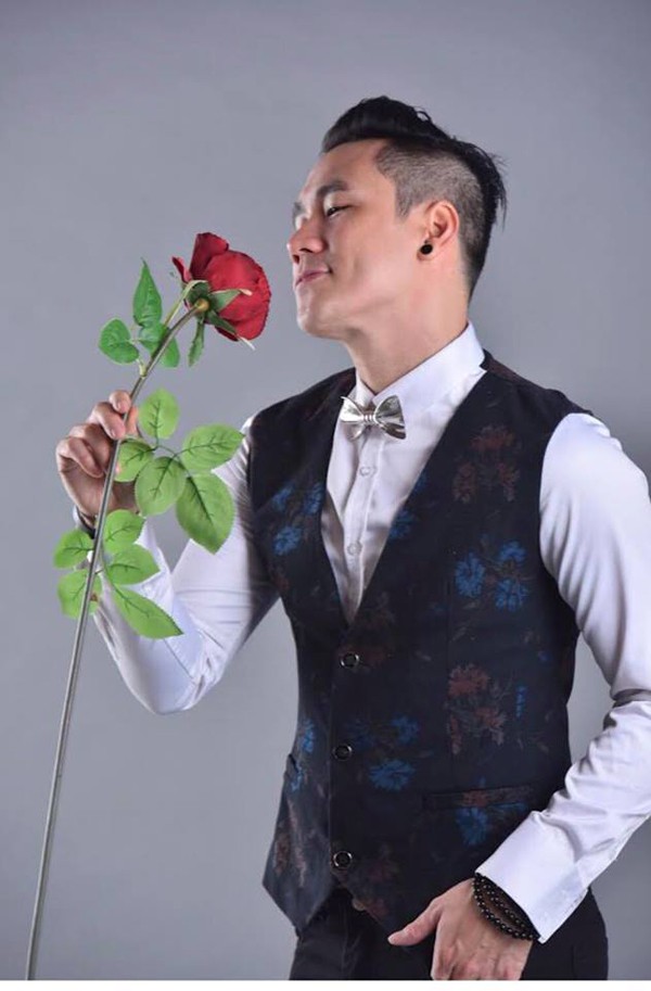 Hình ảnh mới của ca sĩ Khánh Phương.