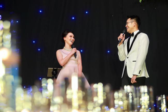 MC Minh Hà đảm nhận vai trò dẫn dắt buổi lễ.