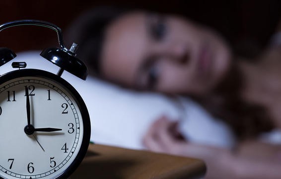 
Thường xuyên mất ngủ sẽ ảnh hưởng tới hormone gây đói và quá trình trao đổi chất.
