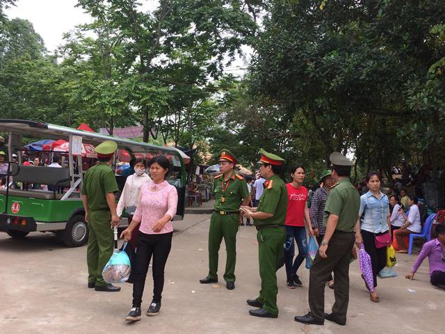 Công an tỉnh Phú Thọ đã huy động gần 1.000 cán bộ, chiến sĩ làm nhiệm vụ tại lễ hội Đền Hùng.