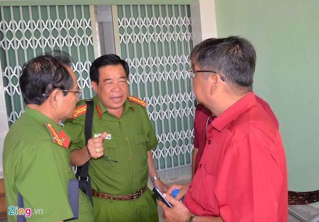 Đại tá Phan Thanh Quân, Phó Giám đốc - Thủ trưởng cơ quan Cảnh sát điều tra Công an tỉnh Trà Vinh chỉ đạo công tác điều tra vụ án. Ảnh: C.A.