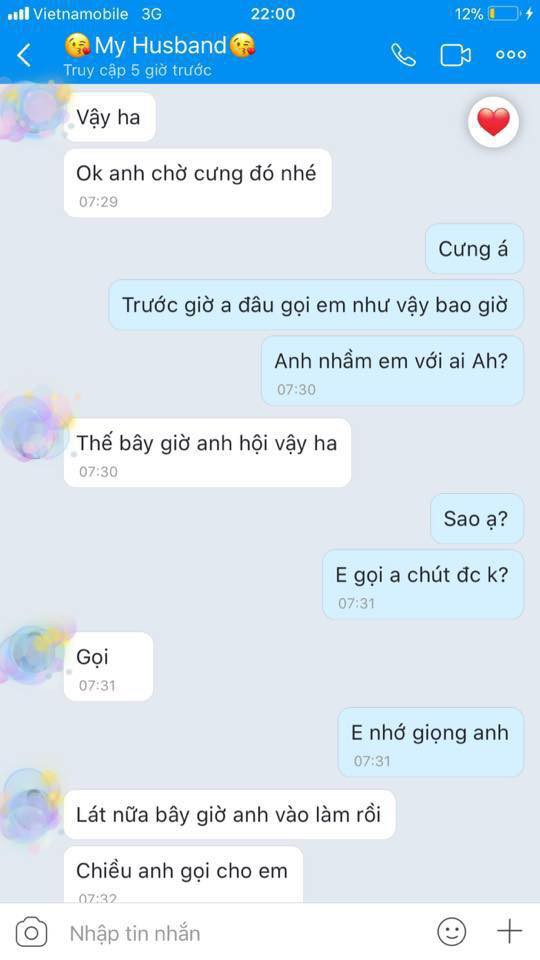 
Cho đến khi trả lời lại vợ thì gọi nhầm là cưng - từ mà anh chưa bao giờ dùng để gọi vợ.
