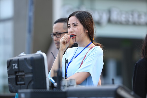 Nữ đạo diễn sân khấu Lê Hải Yến, đồng thời cũng là người xây dựng ý tưởng kịch bản cho biết, cô đã tìm hiểu kỹ lưỡng về Sầm Sơn và cô mong muốn thể hiện ở Lễ hội một hình ảnh Sầm Sơn tràn đầy sức trẻ cùng với sự phát triển nhanh, mạnh mẽ như vũ bão của hôm nay nhưng vẫn thấm đẫm giá trị lịch sử ngàn đời cùng những huyền tích linh thiêng.