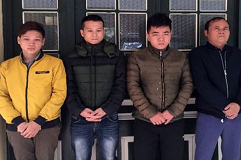 Các đối tượng làm giả văn bằng, chứng chỉ  và tang vật bị CATP Hà Nội bắt giữ