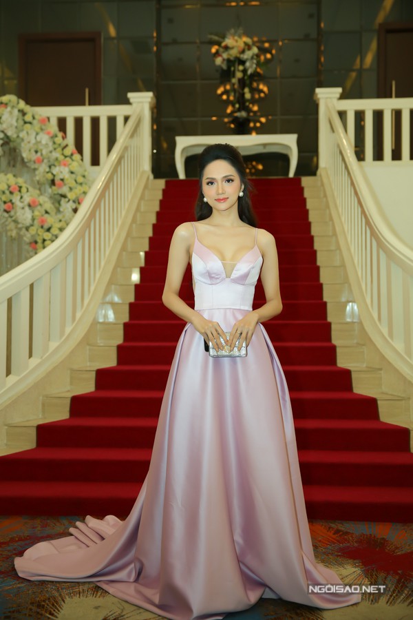 Hoa hậu Hương Giang là một trong các khách mời của chương trình.