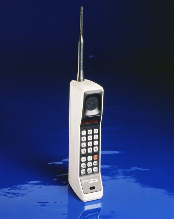 
DynaTAC, chiếc điện thoại di động đầu tiên trên thế giới là “cục gạch” đúng nghĩa
