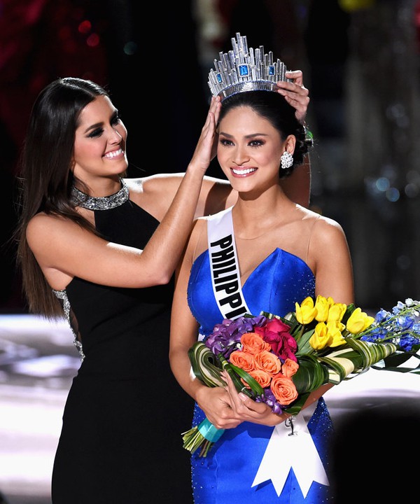 
Người đẹp Pia Wurtzbach đăng quang Miss Universe 2015. Đây là năm Phạm Hương tham gia cuộc thi này nhưng không có thành tích đặc biệt.
