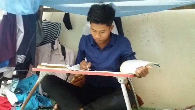 Đinh Đường đang nỗ lực hết m&igrave;nh để học tập, nu&ocirc;i dưỡng ước mơ x&acirc;y dựng qu&ecirc; hương