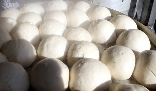 Bánh bao hấp ở cửa hàng tại Trịnh Châu có giá chỉ 1,5 nhân dân tệ một chiếc. Ảnh: SCMP