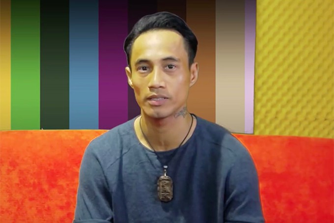 Ca sĩ Phạm Anh Khoa trong cuộc đối thoại về scandal gạ tình.