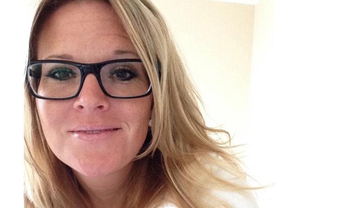 Mary Morgan chụp tháng 10/2016, một tháng trước khi cô cho rằng bị đồng nghiệp, một cơ trưởng có kinh nghiệm làm việc lâu năm, hãm hiếp. Ảnh: CNN.