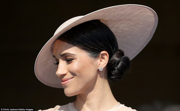 
Mọi biểu cảm của Meghan Markle đều vô cùng tự nhiên và gần gũi.
